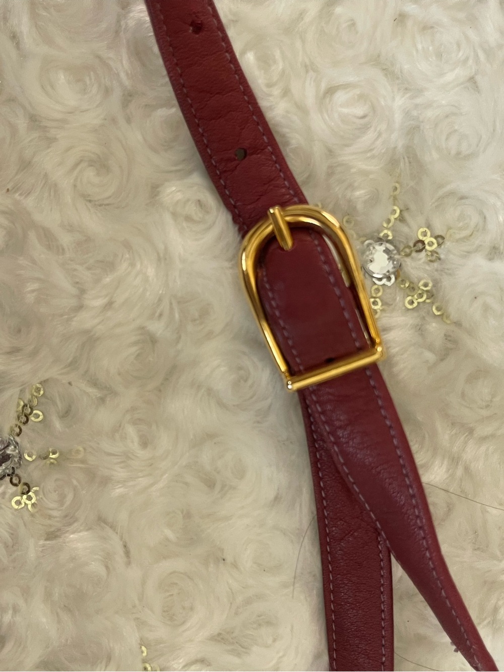 Vintage Susan Gail Burgundy Suede Shoulder Bag with Gold Accent - Picture 7 of 11